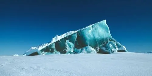 Conoce los Icebergs turquesa de la Antártida