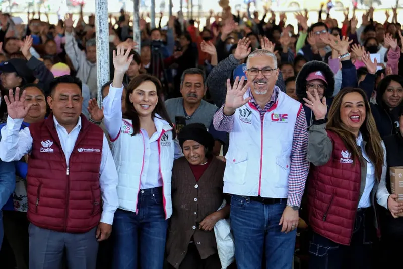 Entregan más de 4 mil despensas en La Resurrección para apoyar a familias poblanas