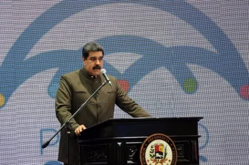 Maduro alerta a Peña Nieto sobre acciones de OEA contra Caracas