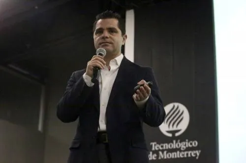 García Almaguer descarta persecución hacia militantes panistas