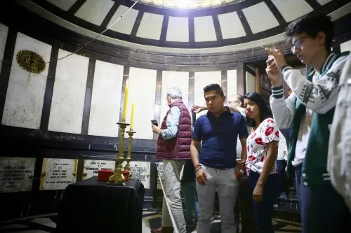 La Catedral abre sus puertas para que los fieles visiten la Cripta de los Obispos
