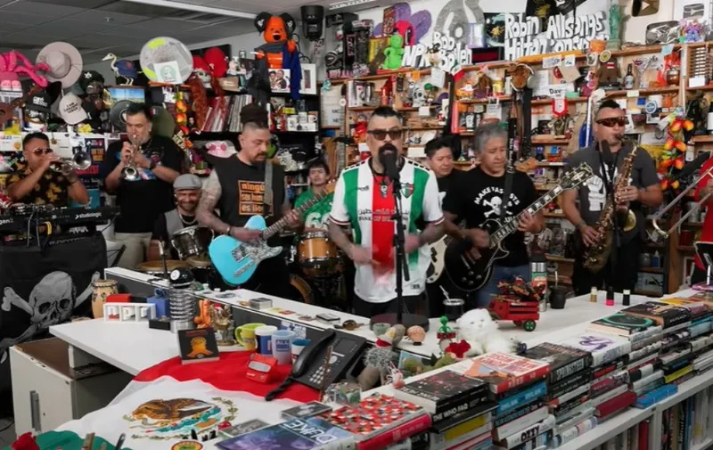 Panteón Rococó lleva la búsqueda de desaparecidos en México al Tiny Desk