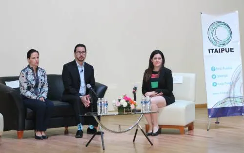 Promueven protección de datos personales con conferencia sobre “Delitos Cibernéticos”