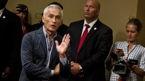 Imágenes de venezolanos comiendo de la basura molestaron a Maduro: Jorge Ramos
