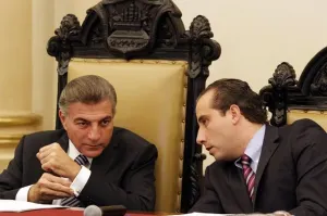 Una de disputas y grillas silenciosas