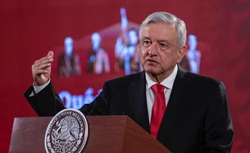 Sí habrá ceremonia del Grito de Independencia y desfile militar: AMLO