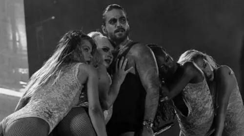 Maluma vuelve a levantar rumores sobre su sexualidad y desata burlas
