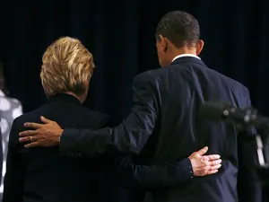 Niega Obama apoyo momentáneo a Clinton