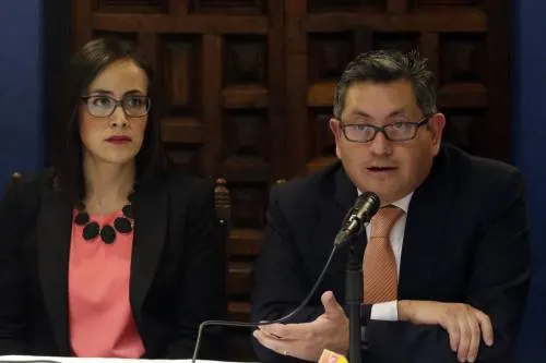 Reconoce el presidente del TEPJF que publicación de libros no implica sanciones