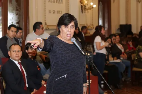 No hay más bandas como la de El Grillo, afirma Lourdes Rosales
