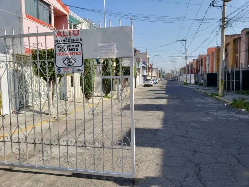 Infraestructura municipal retira más de 20 rejas en la ciudad