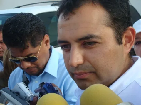 Cordero evita hablar sobre error en debate panista