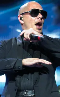Pitbull rapea en la Arena Ciudad de México
