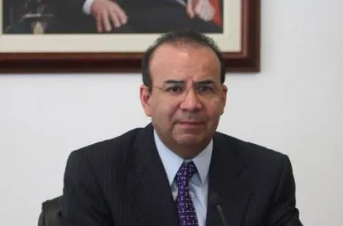 Hay condiciones para subir salarios mínimos: STPS