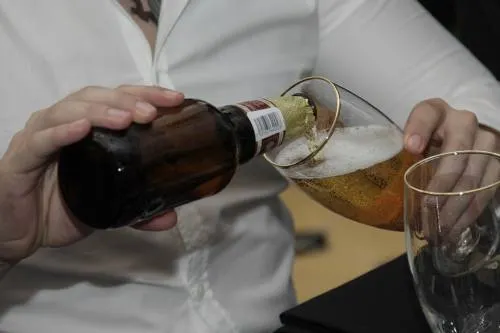 Restricción de venta de alcohol causa pérdidas económicas a comerciantes: Kuri Carballo
