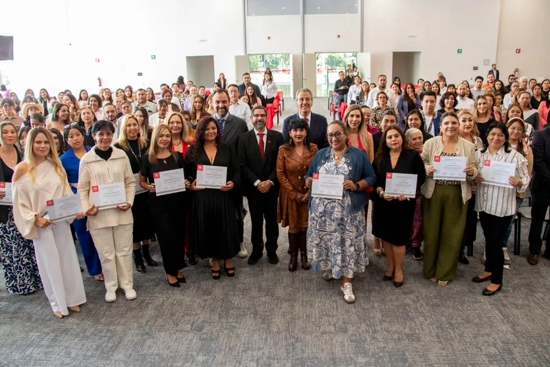En favor de las poblanas: Ibero Puebla celebra la clausura de formación en economía social