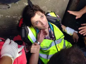 Agreden a periodistas durante choque entre opositores al Mundial y policía