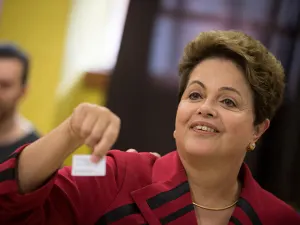 Rousseff apunta a reelección en Brasil
