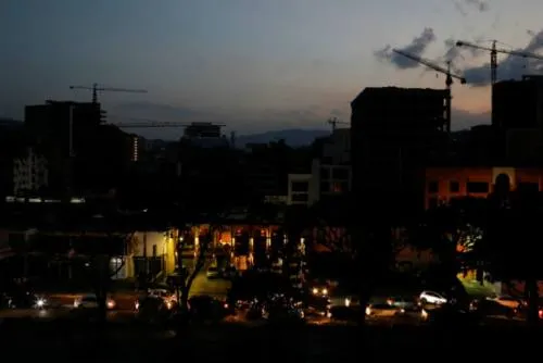 Guaidó pide declarar alarma nacional por masivo apagón en Venezuela