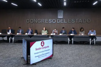 Analiza Congreso de Puebla regular el uso de celulares en escuelas y el uso de la IA