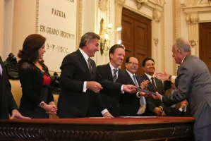 Reconoce ayuntamiento al Colegio de Arquitectos de Puebla