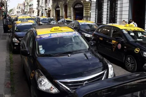 Consejo Taxista provoca caos en el centro y presiona para más permisos