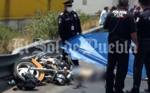 Derrapa moto en la Puebla-Orizaba; muere joven mujer
