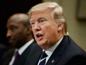 Trump promete mantener orden de Obama sobre minorías sexuales