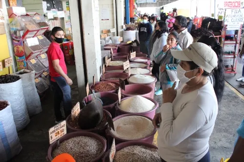 Comerciantes deciden el cierre de  la Central de Abasto para evitar contagios de Covid-19