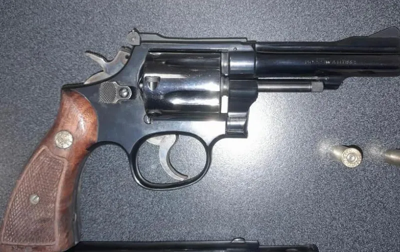 Pistola decomisada