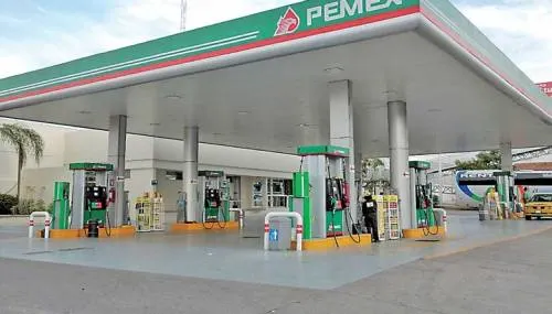 Revocan permisos a gasolineras de ediles ligados al huachicol