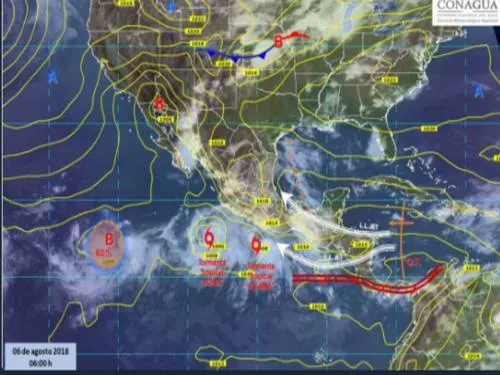 Tormenta tropical John se mantiene en las costas de Michoacán