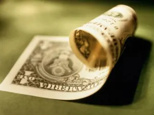 El dólar libre se vende hasta en 19.15 pesos en bancos de la Ciudad de México