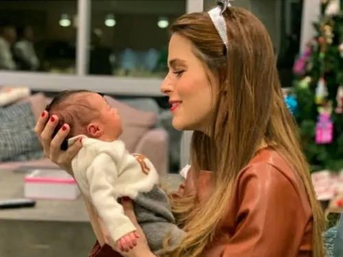 Claudia Álvarez presume a su bebé recién nacida
