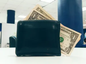 El dólar abre en 18.90 pesos en bancos
