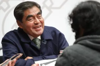 Miguel Barbosa apoya a poblanos en ‘Martes Ciudadano’