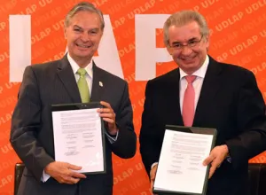 UDLAP y Hospital Puebla firman convenio de apoyo