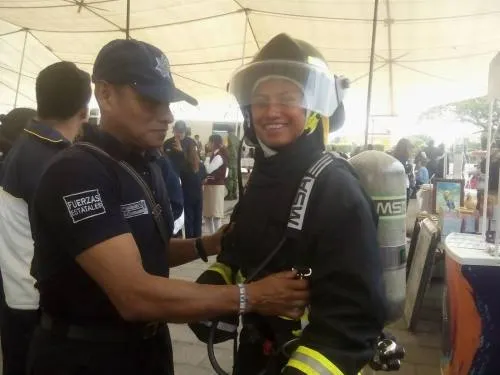 Bomberos participan en Caravana de Prevención, realizada en el municipio de Acatzingo