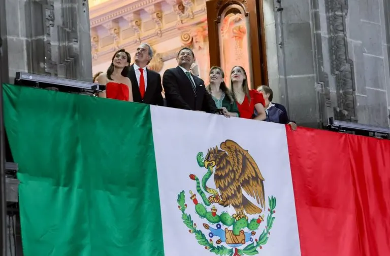 Copiosos mensajes en la celebración del 15