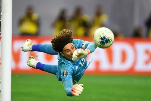 Miguel Herrera señala que Memo Ochoa podría regresar al América