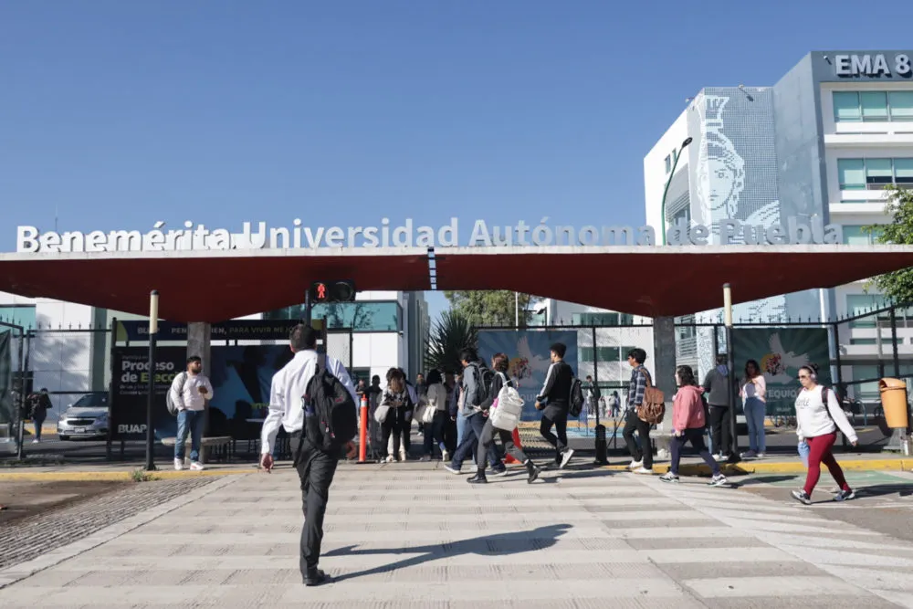 Regresan a clases cerca de 50 mil estudiantes de la BUAP; inicia inscripción de nuevo ingreso