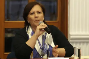 Combate a la corrupción y pobreza, ofrece Ana Teresa Aranda