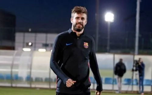 Piqué renueva con Barcelona hasta 2022; su cláusula es de 500 millones de euros