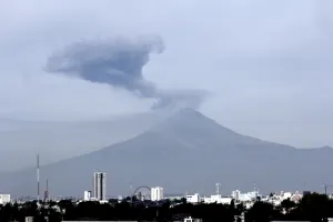El Popocatépetl vuelve a la calma después de dos explosiones