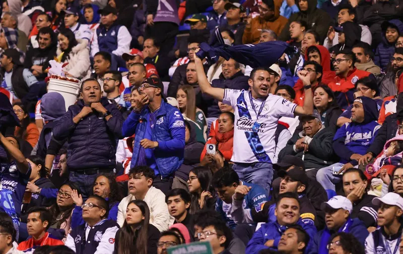 club-puebla-chivas-apertura-24