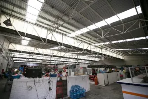 Concesión de baños en mercados en espera por juicios de locatarios