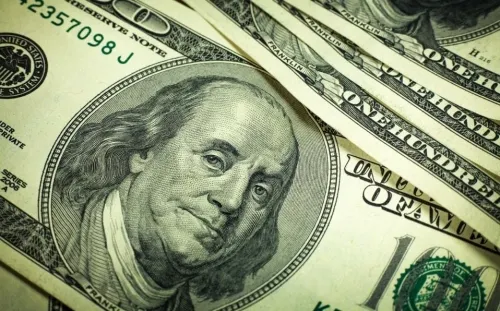 Peso logra avance marginal tras anuncio de la Fed; dólar cotiza en 21.86 unidades
