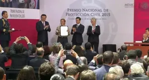 México, pueblo entregado a semejantes en tragedia: EPN