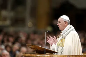Un escándalo, que mujeres ganen menos que hombres: Francisco