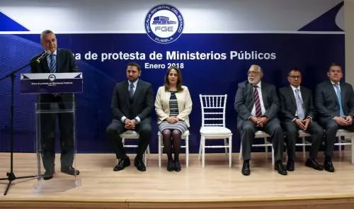 El Fiscal General Víctor Carrancá tomó protesta a 92 nuevos agentes del Ministerio Público